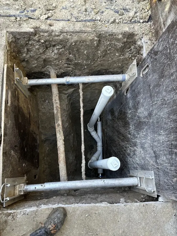 Experienced plumber completing Gas Line Repair work in Miami Shores